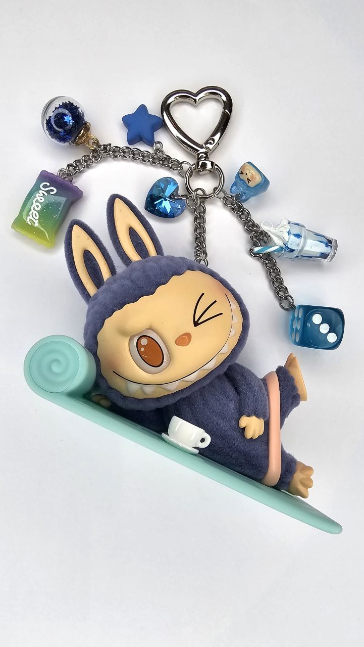 Porte-clé Labubu Lazy Yoga Americano