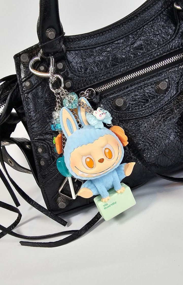 Porte-clé Labubu Lazy Yoga Show Off